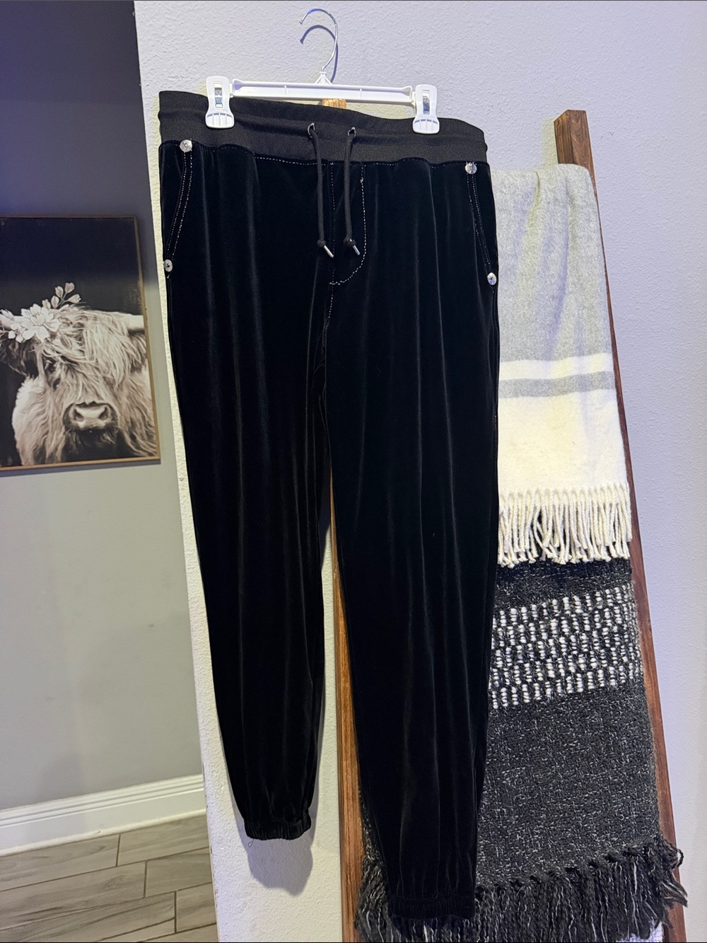 True Religion Women's Black Velour Jogger Pants